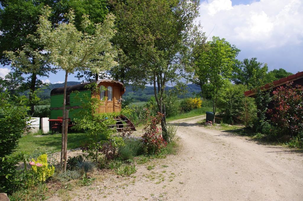 Les Roulottes Et Cabanes Du Livradois Cunlhat ภายนอก รูปภาพ