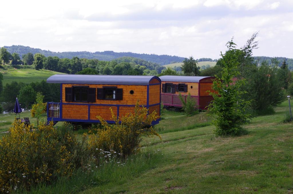 Les Roulottes Et Cabanes Du Livradois Cunlhat ภายนอก รูปภาพ