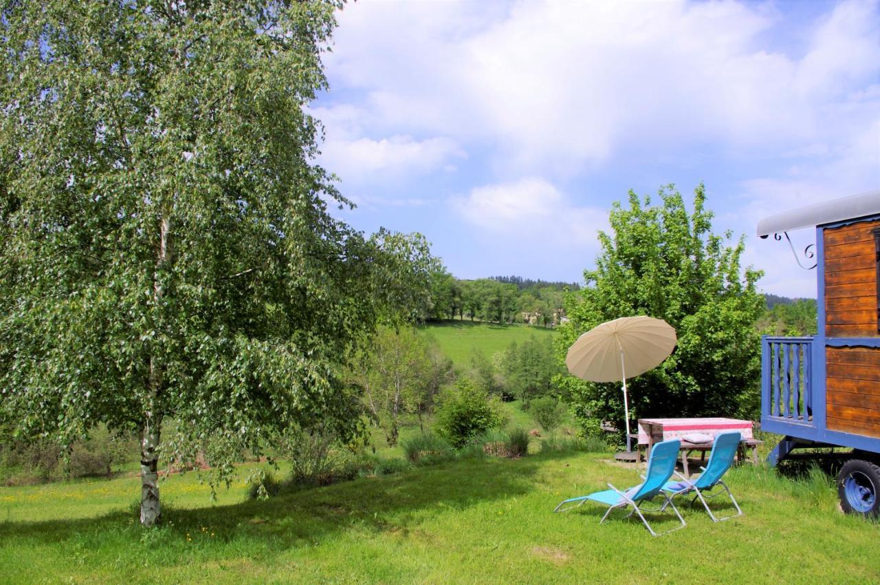 Les Roulottes Et Cabanes Du Livradois Cunlhat ภายนอก รูปภาพ