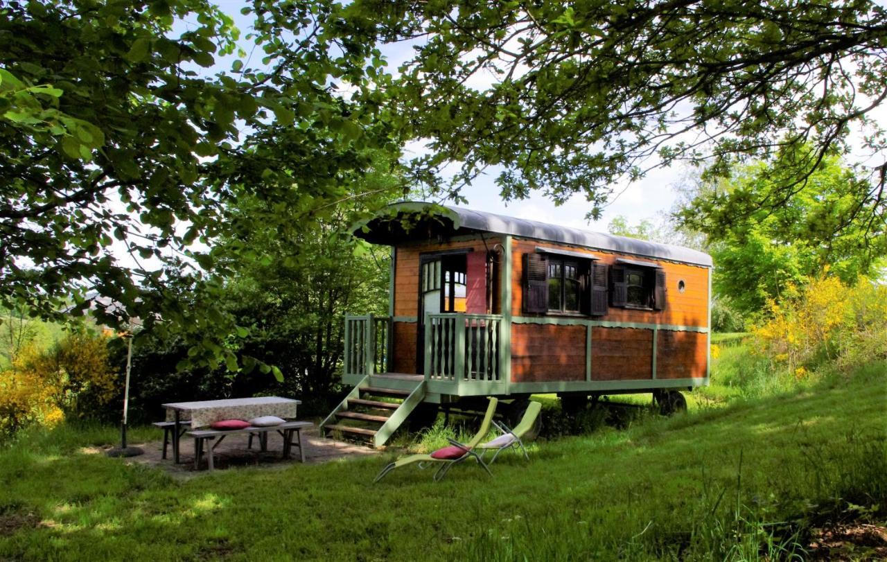 Les Roulottes Et Cabanes Du Livradois Cunlhat ภายนอก รูปภาพ