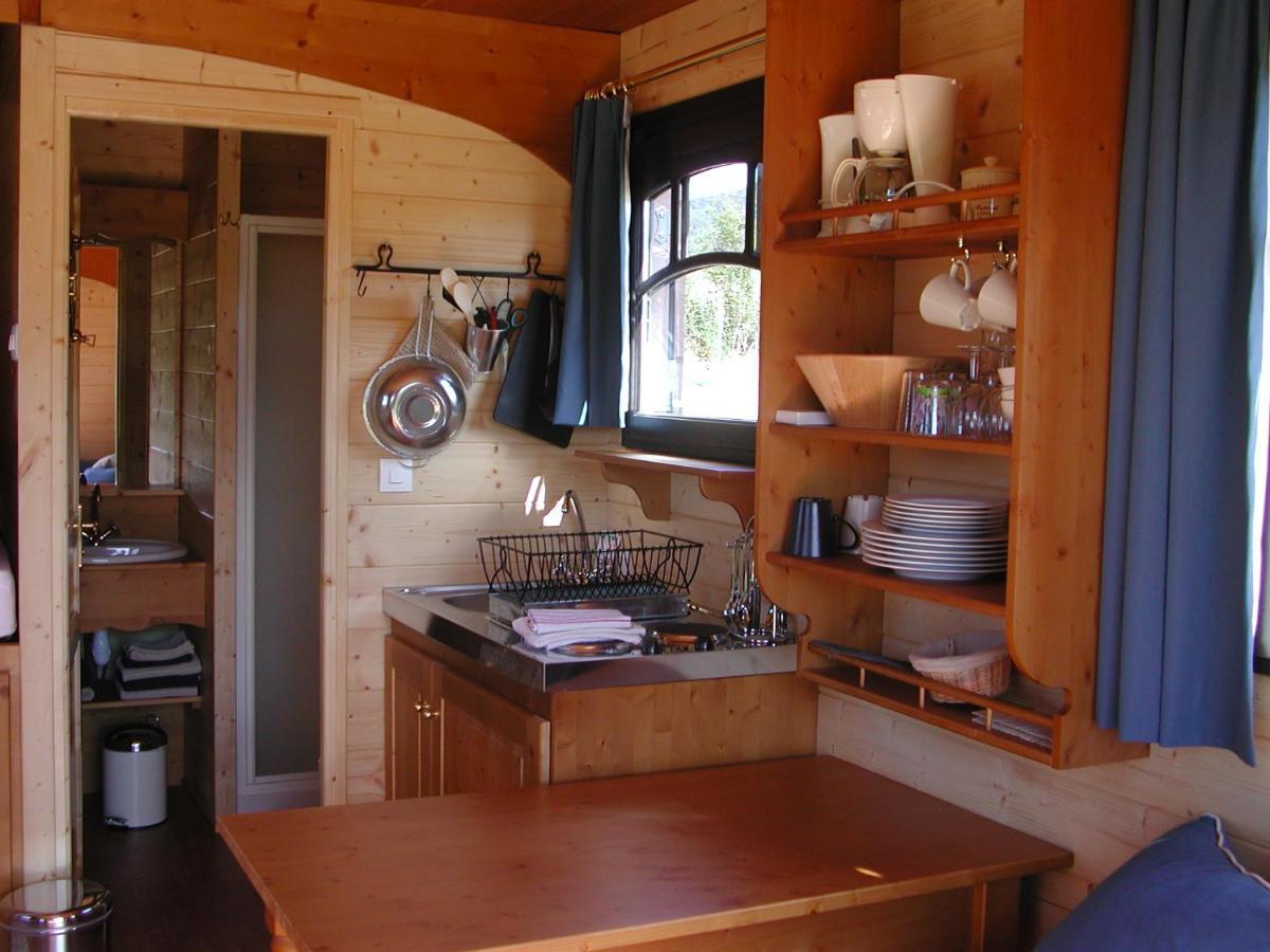 Les Roulottes Et Cabanes Du Livradois Cunlhat ภายนอก รูปภาพ