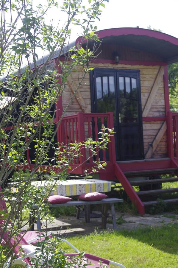 Les Roulottes Et Cabanes Du Livradois Cunlhat ภายนอก รูปภาพ