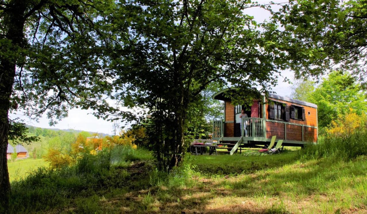Les Roulottes Et Cabanes Du Livradois Cunlhat ภายนอก รูปภาพ