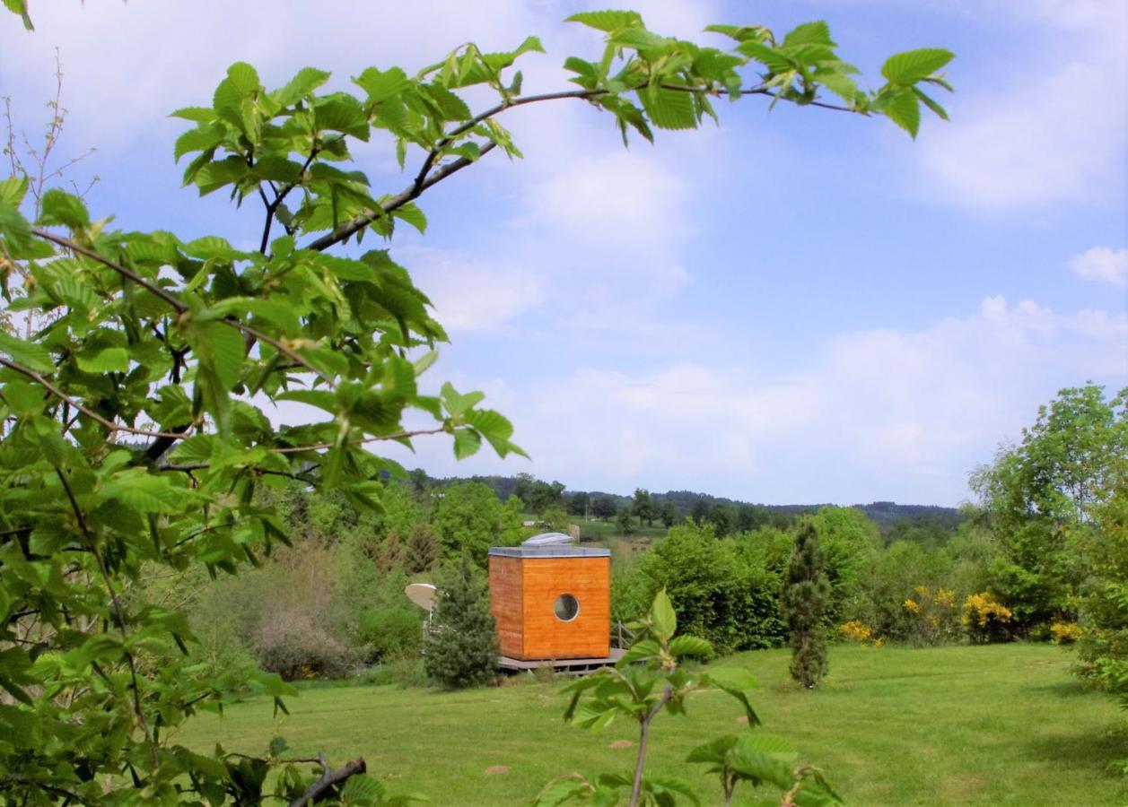 Les Roulottes Et Cabanes Du Livradois Cunlhat ภายนอก รูปภาพ